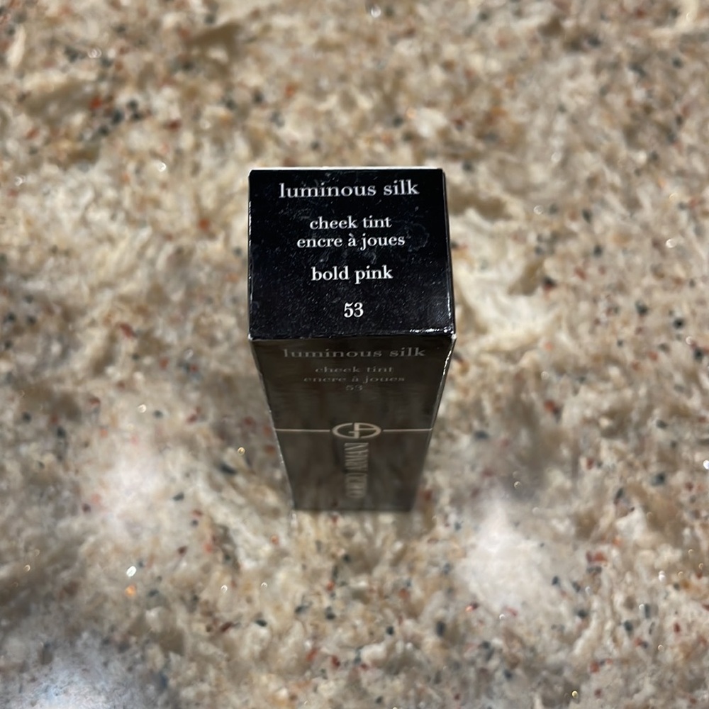 NEW Armani Beauty
Cheek Tint Longwear Lightweight Liquid Blush - Picture 5 of 5